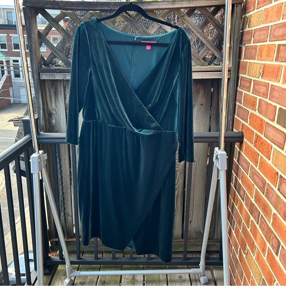 Betsey Johnson Green Velvet Plus Dress 16W - Picture 1 of 6